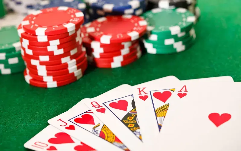 Hướng dẫn cách chơi poker tại 77win